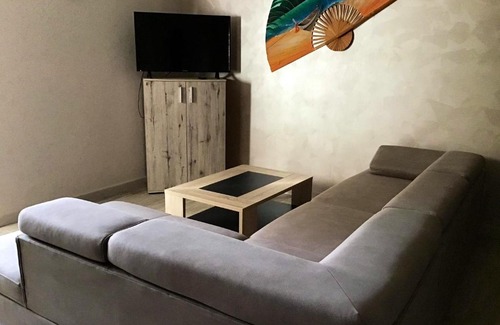 Favara Apartment | Cozy Studio with Wifi in Agrigente for Family Getaways