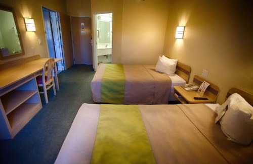 St. Robert Hotel | Oceanfront Getaway at Studio Z, Ascend Hotel Collection