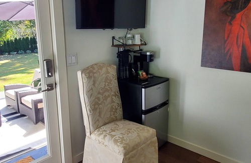 Kirkland Apartment | Unwind at Studio Zen in Kirkland with Lake Views & Spa