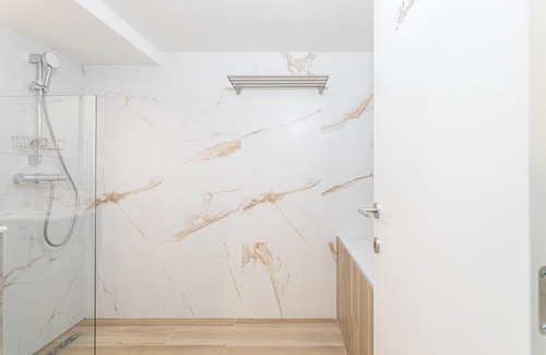 Jewish Quarter Apartment | Stylish Studio1 Van Lerius: Guest Rated 8.2/10 Stay