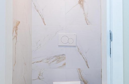 Jewish Quarter Apartment | Stylish Studio1 Van Lerius: Guest Rated 8.2/10 Stay