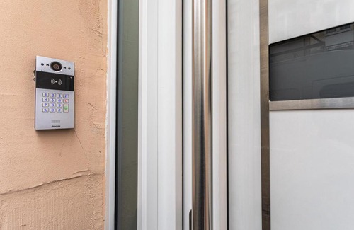 Jewish Quarter Apartment | Stylish Studio1 Van Lerius: Guest Rated 8.2/10 Stay