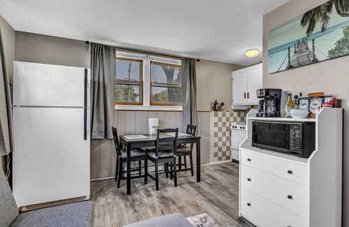Aurora Apartment | Perfect Getaway: Studio1120F Near Chicago Outlet Mall
