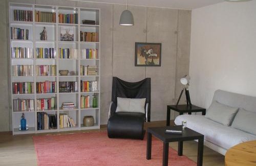 Eisenach Apartment | Exceptional Studio3: Guest Rated 9/10 for Quality Stays