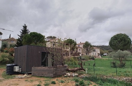 Saint-Ambroix House | Cozy Studio with Spa Access in the Beautiful Cévennes