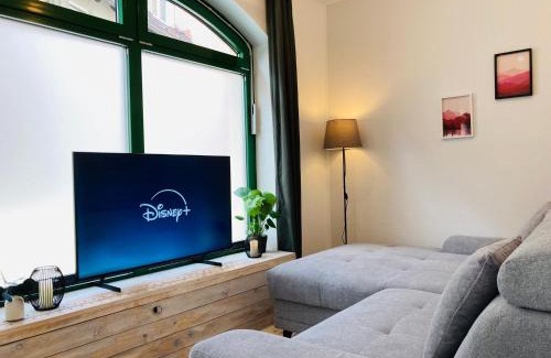 Lubben Apartment | Modern Studio in Central Location with Free Wi-Fi & Parking