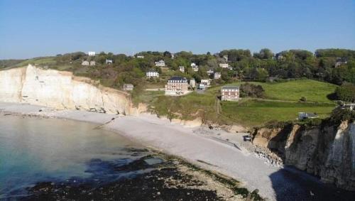 Saint-Pierre-en-Port Apartment | Oceanfront Studiomer Résidence with 9.3/10 Guest Rating