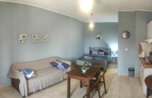 Varia Apartment | Family-Friendly Studios Akrotiri with High Guest Ratings