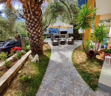 Chrisi Ammoudia Apartment | Top-Rated Studios Apollon with Family-Friendly Amenities