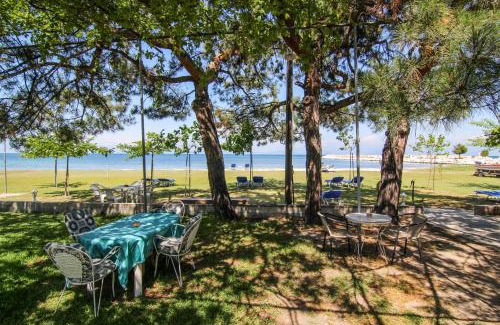 Skala Rachoniou Apartment | Guest Rated: Studios Avra with Amazing Oceanfront Views