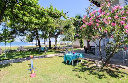 Skala Rachoniou Apartment | Guest Rated: Studios Avra with Amazing Oceanfront Views
