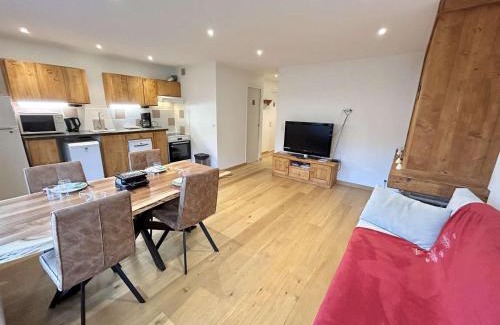 Megeve Apartment | Cozy Studios + Cabin in Megève: 500m to Ski Lifts