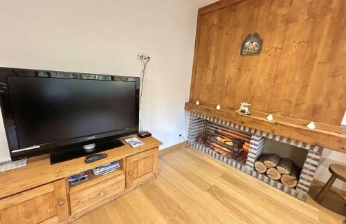 Megeve Apartment | Cozy Studios + Cabin in Megève: 500m to Ski Lifts