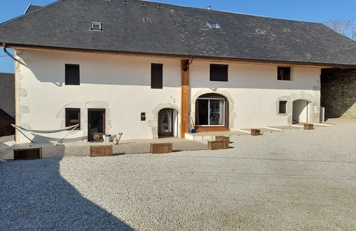 Vaulx Apartment | Peaceful Studios in Renovated Farm, 15 Minutes from Annecy