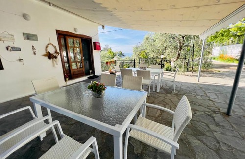 Skala Rachoniou Apartment | Oceanfront Studios Elena: Rated 9.1, Perfect for Families