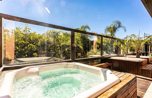 Jurere Resort | Beachfront Bliss: Suítes JBVTOP with Pool & Ocean Views