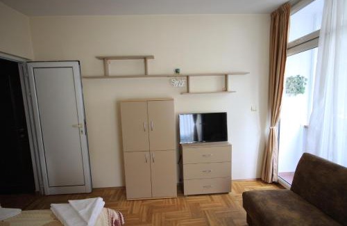 G.K. Bratya Miladinovi Apartment | Comfortable Studios Steps from Burgas Free University