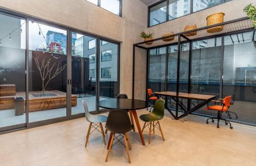 Bela Vista Apartment | Stylish Studios Sampa on Rua Frei Caneca with Hot Tub