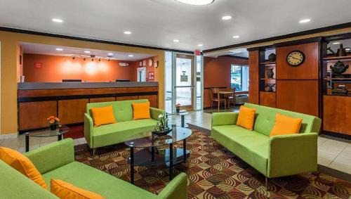 Toddville Road Hotel | Budget-Friendly Studios & Suites Near Charlotte Attractions