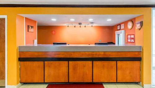 Toddville Road Hotel | Budget-Friendly Studios & Suites Near Charlotte Attractions