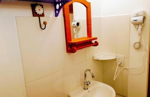 Sao Pedro da Aldeia Apartment | Relaxing Studios Verdes: Oceanfront Stay with Pool Access