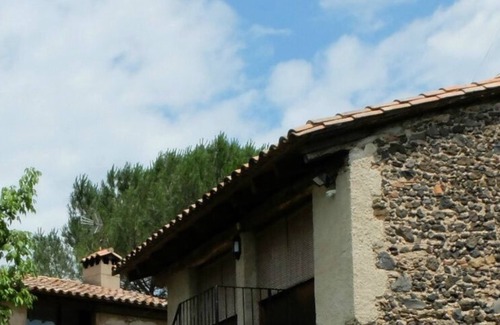 Sant Joan les Fonts Cottage | Relax in a Rural House at Volcanoes Natural Park Retreat