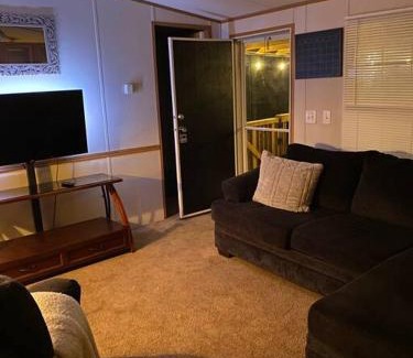 Auburn House | Convenient Stays Near Auburn University for 3-4 Guests