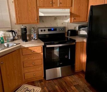 Auburn House | Convenient Stays Near Auburn University for 3-4 Guests