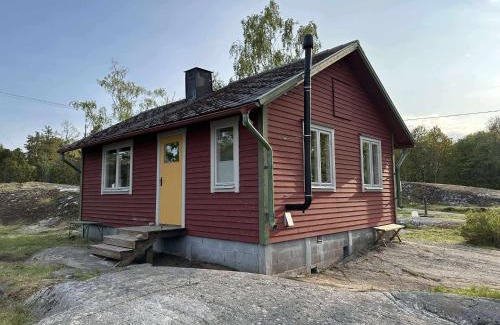 Moja House | Oceanfront Retreat: Stuga på Möja in Kyrkviken