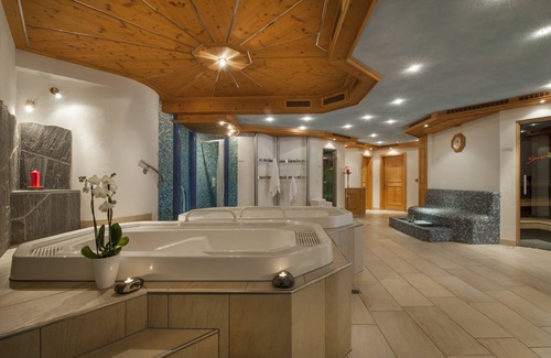 Wildhaus-Alt St. Johann Hotel | Discover Stump's Alpenrose: Spa & Family-Friendly Escape