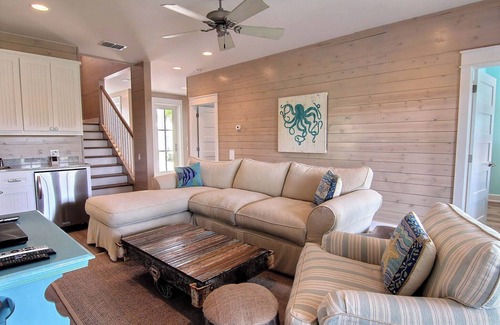 Cinnamon Shore House | Cozy Retreat with Ocean View & Porch Near Cinnamon Shore