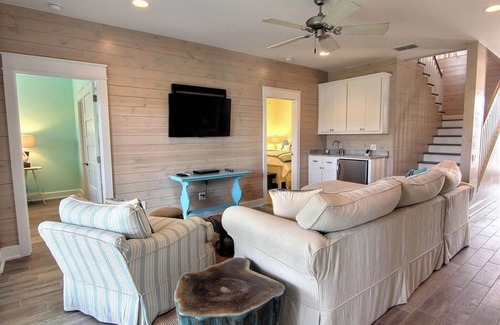 Cinnamon Shore House | Cozy Retreat with Ocean View & Porch Near Cinnamon Shore