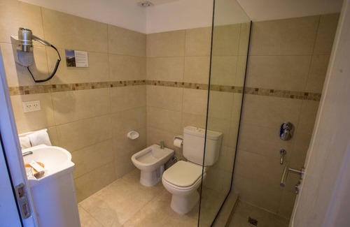 San Carlos de Bariloche Hotel | Stunning Retreat Room for Families, Friends, Large Groups, & Nature Lovers