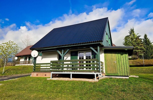 Cerny Dul House | Relaxing Private Villa for 6 with Pool and Pet-Friendly Amenities