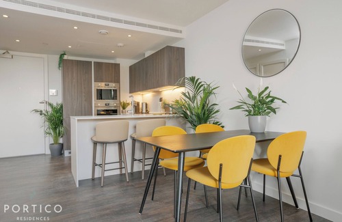 Nine Elms Apartment | Stunning 1-bed apartment in Bloom, situated on the South Bank of the Thames.