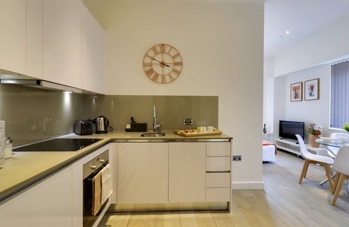 Slough Apartment | Cozy 1-Bed Apartment with Kitchen in Central Slough