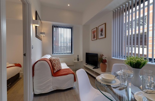 Slough Apartment | Cozy 1-Bed Apartment with Kitchen in Central Slough