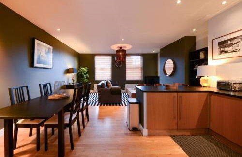 Munster Apartment | Elegant 1-Bed Apartment in Munster Village, Fulham