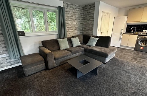 Colchester Apartment | Cozy 1-Bed Studio in Colchester with Kitchen Access