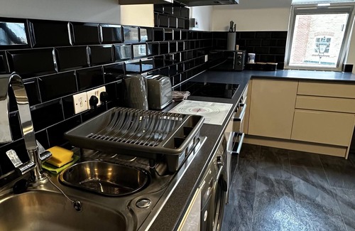 Colchester Apartment | Cozy 1-Bed Studio in Colchester with Kitchen Access