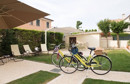 Dolo Villa | Elegant 15-Bed Villa in Dolo, Steps from Venice