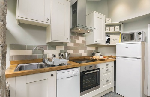 Halifax Cottage | Idyllic 1650 Cottage in Halifax with Scenic Moorland Views