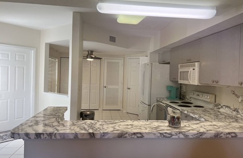 North Naples Condo | Exceptional Carlton Lakes Condo with Pool & Spa in Naples