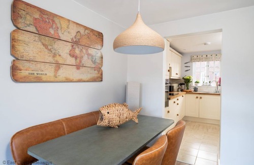 Winterton-on-Sea House | Cozy 2-Bed Holiday Home by the Sea with Hot Tub & Breakfast