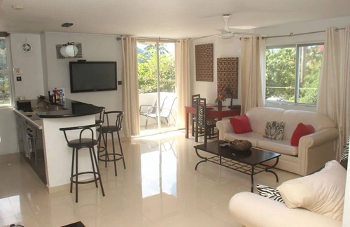 Ocho Rios Apartment | Beachfront 2-Bed Apartment with Spa & Pool - Rated 9.6