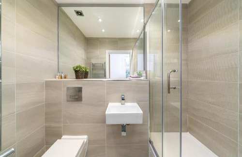 Crofton Park Apartment | Inviting 2 Bed 2 Bath Apartment in London - Guest Rated 9.8