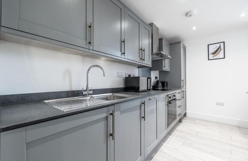 Camberley Apartment | Family-Friendly 2-Bed Apartment in Camberley, 4-Star Rating