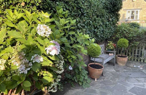 Winchcombe House | Guest Rated 10/10: Cozy 2 Bed Cottage in Winchcombe