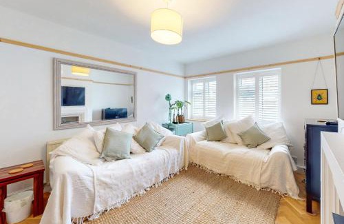 Kew Apartment | Cozy 2-Bed Flat in Richmond - Perfect for Your Getaway