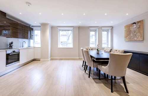 Maida Vale Apartment | Discover 2-Bedroom Comfort at Sweetstay - Family Friendly